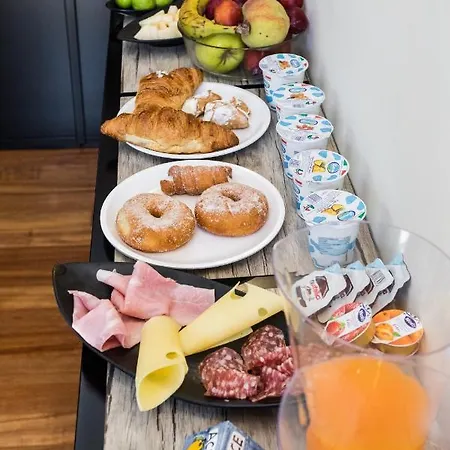Tiffany Sferracavallo Frühstückspension 3*