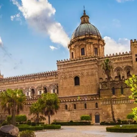Virginia House Holiday home Palermo