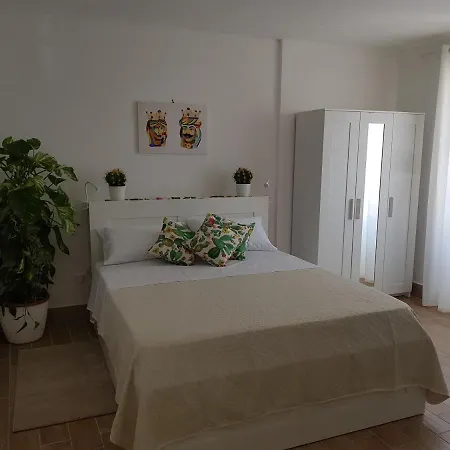 Pensionat La Camera Di Stella - Ai Normanni 2*