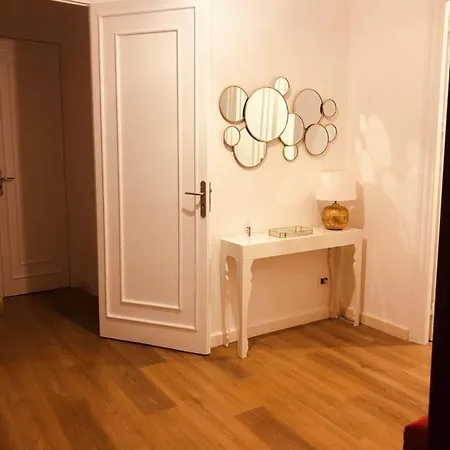 Luminosissimo Grande Nel Centro Di Apartamento