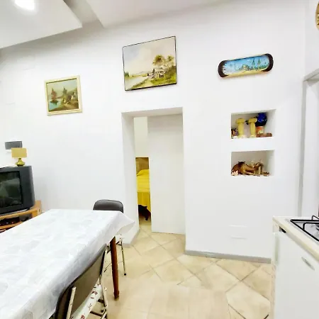 Appartamento La Casetta Di Filippina Fronte Policlinico *