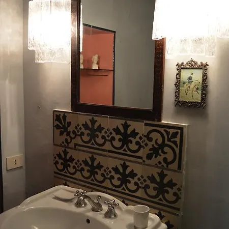 La Dimora Del Genio Bed & Breakfast 3*