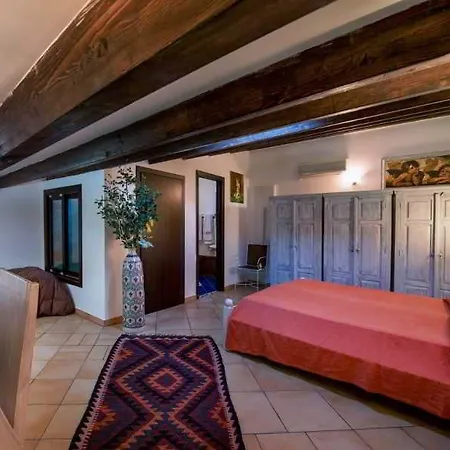 Porta Di Castro Boutique فندق