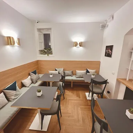 Arche Design And Πανσιόν 2*