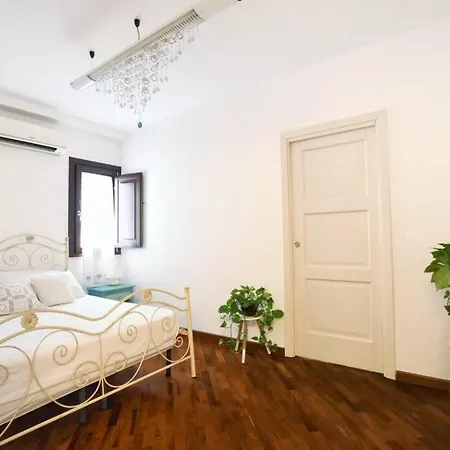 Iflat Casa Principe City Center Near The Sea Apartamento