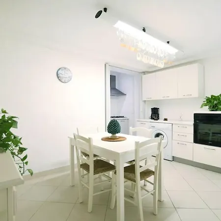 Iflat Casa Principe City Center Near The Sea