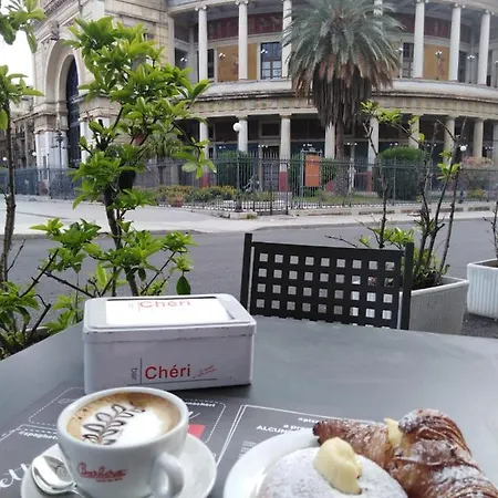 Arco Di Trionfo Couette-café 3*