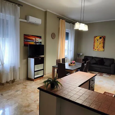 Ai Giardini Apartment *