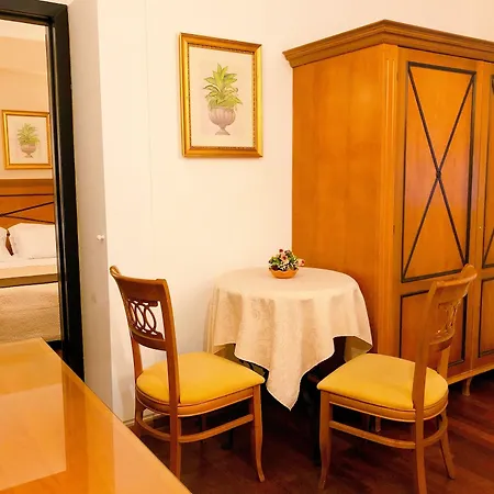 فندق Florio Opera 3*