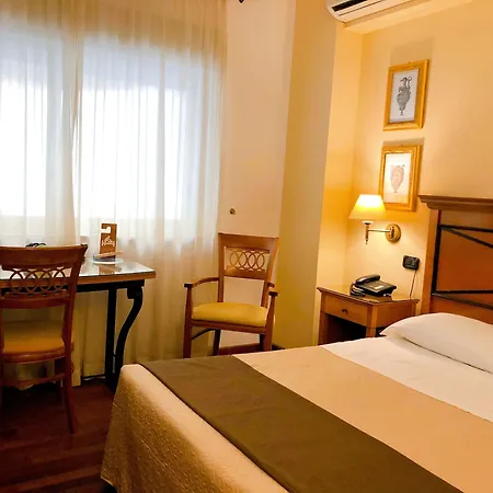 Florio Opera فندق 3*