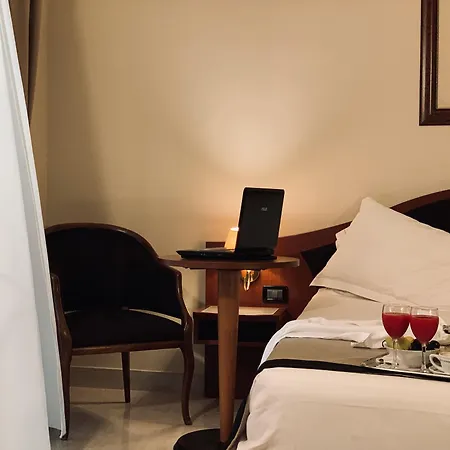 Hotel Massimo Plaza 4*
