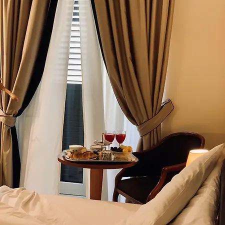 Hotel Massimo Plaza 4*