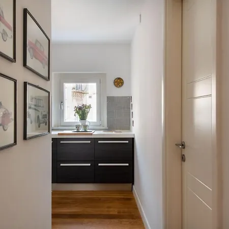 Apartment Vittorio Emanuele With Terrace By Wonderful Italy