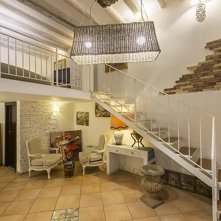 Porta Di Castro Boutique فندق