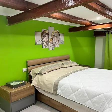 La Casetta De Leon Apartment *