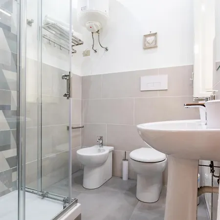 Apartment Stazione Notarbartolo Bright & Cozy *