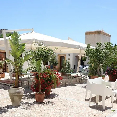 Ξενοδοχείο με διαμερίσματα Lampedusa 3*
