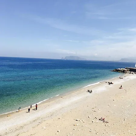 L'arco Sul Mare *