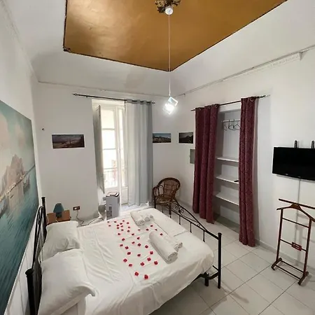 Vittorio Emanuele House * Palermo