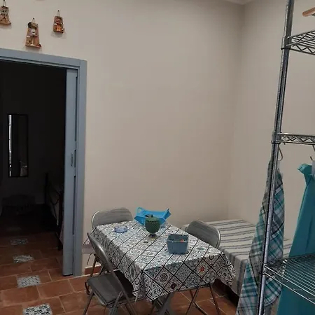 Casa Di Via Giacalone Apartment *