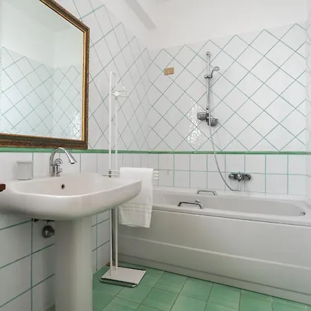 Vista Mare Con Piscina Privata A Mondello Villa Palermo