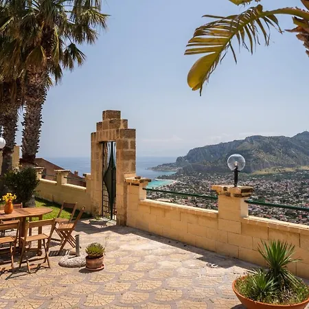 Villa Vista Mare Con Piscina Privata A Mondello
