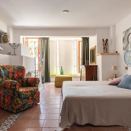 Vista Mare Con Piscina Privata A Mondello Palermo