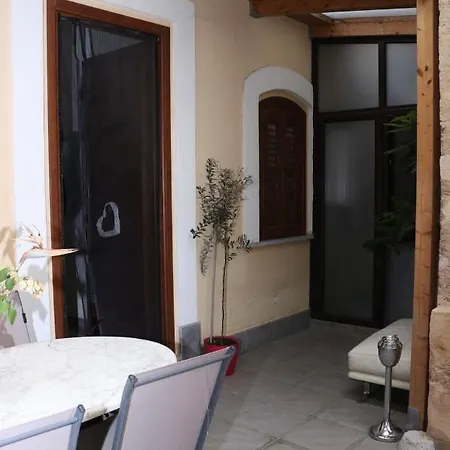 Charming Di Gregorio