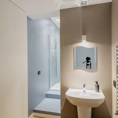 Debellini Design فندق 4*