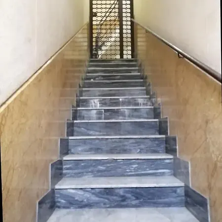 Maya's Close To Ballaro Market And Station