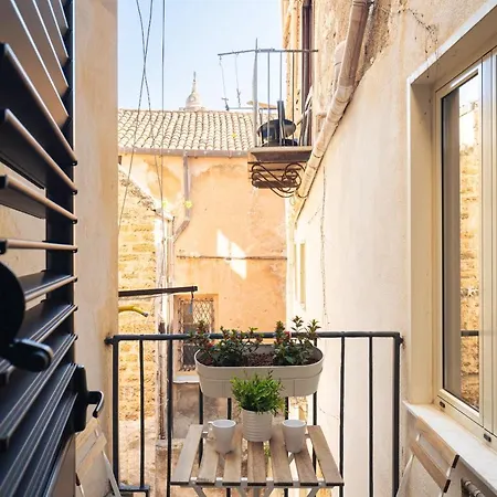Open Sicily - Near Quattro Canti Apartahotel *