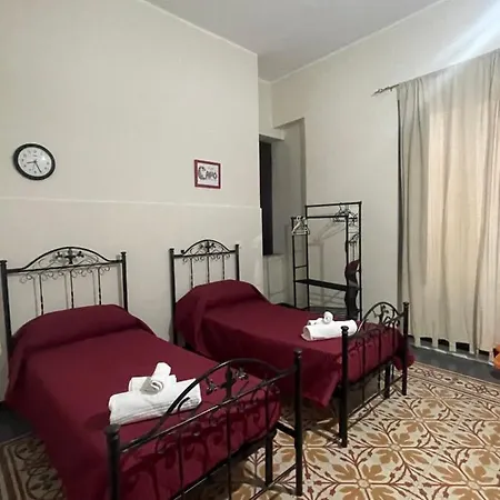Guest house Maya Palace Real Centre Close To Cathedral