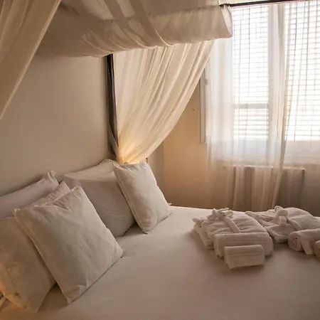 Dimora Sinibaldi B&B 2*