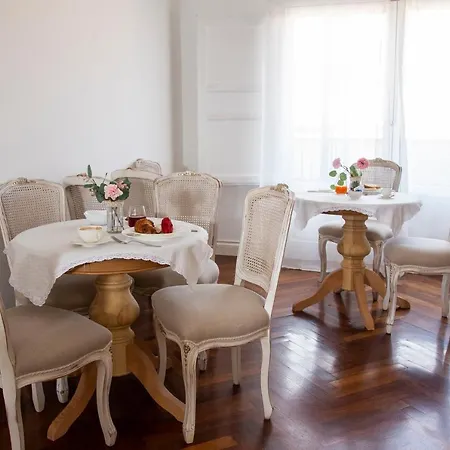 B&B Dimora Sinibaldi 2*