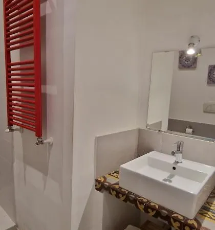 Palermo Rooms 2*