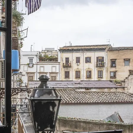 4 Canti Cozy In Via Maqueda Appartement