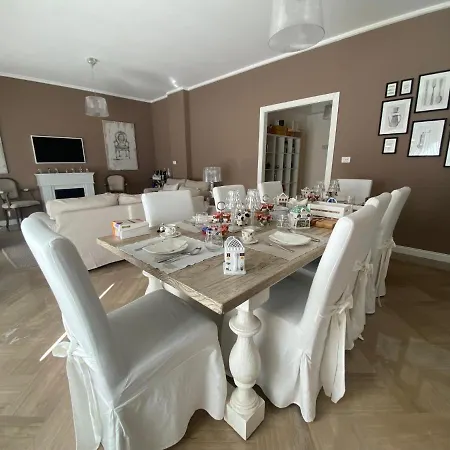 Maison De Famille Pensjonat *