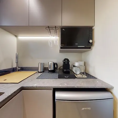 Carletta's Aparta-suite &