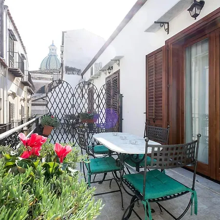 Penthouse Luxury Quattro Canti Апартаменты *