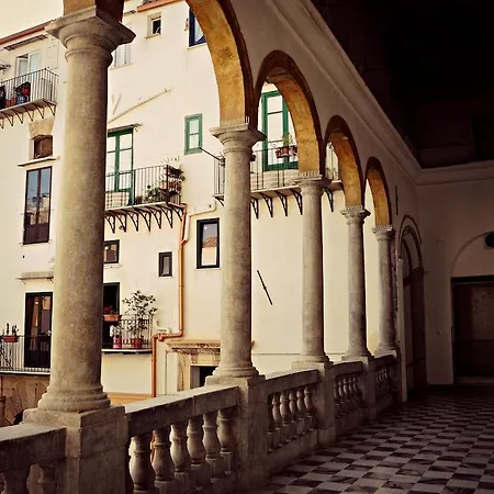 Nocleg ze śniadaniem Palazzo Corvino 3*