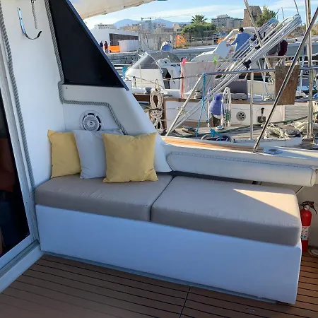 Botel Giorgia House Boat *