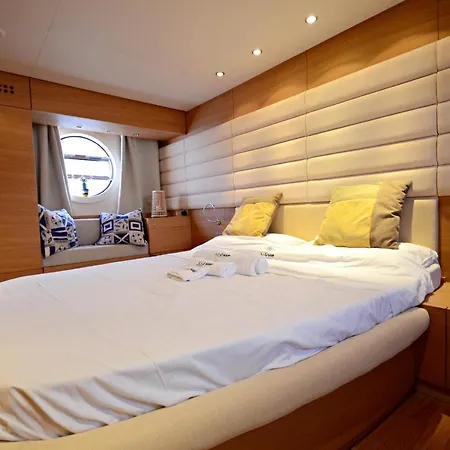 Layla Yacht Botel *