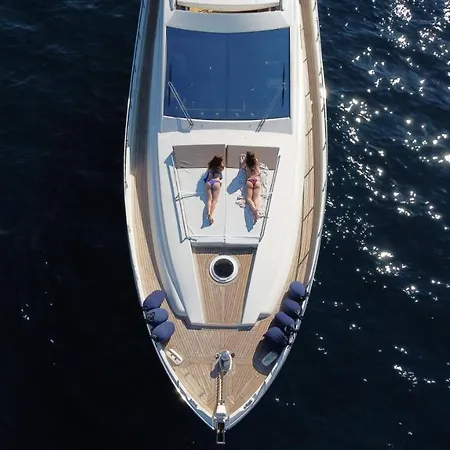 Layla Yacht Botel *