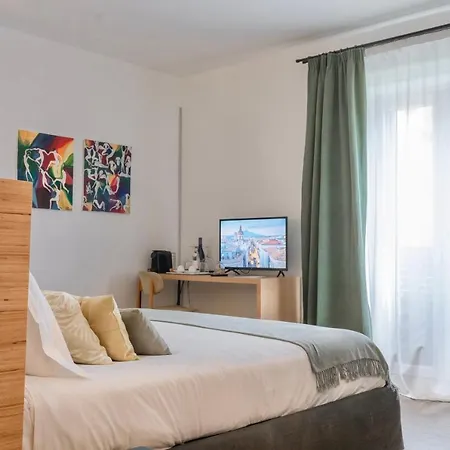 Arche Design And Πανσιόν 2*
