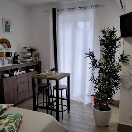 La Camera Di Stella - Ai Normanni Pensionat 2*