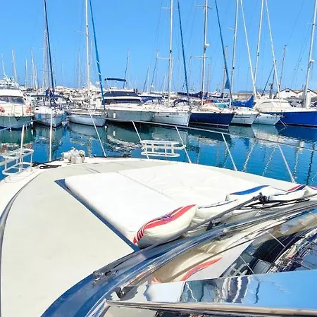 Panaby - House Boat Botel Palermo