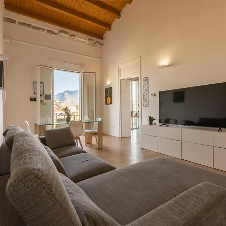Shanti House Apartment *