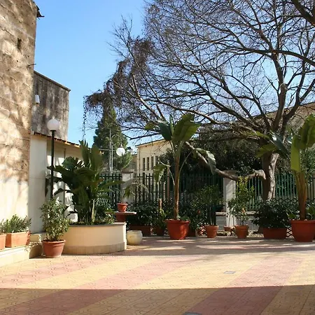 D'orleans Hotel 3*
