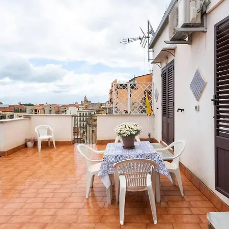 Frank's House - Con Terrazzo In Centro Holiday home