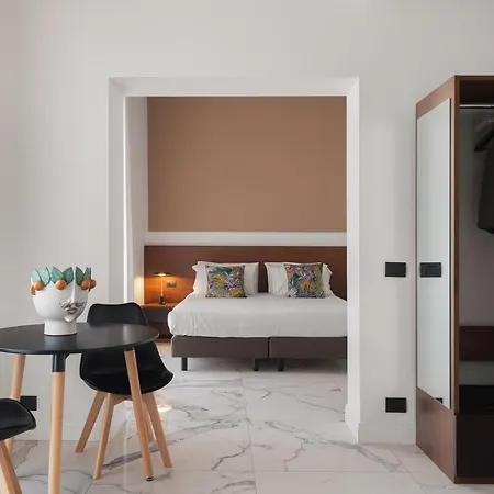 アパートホテル Palazzo Sovrana Serviced Luxury 4*